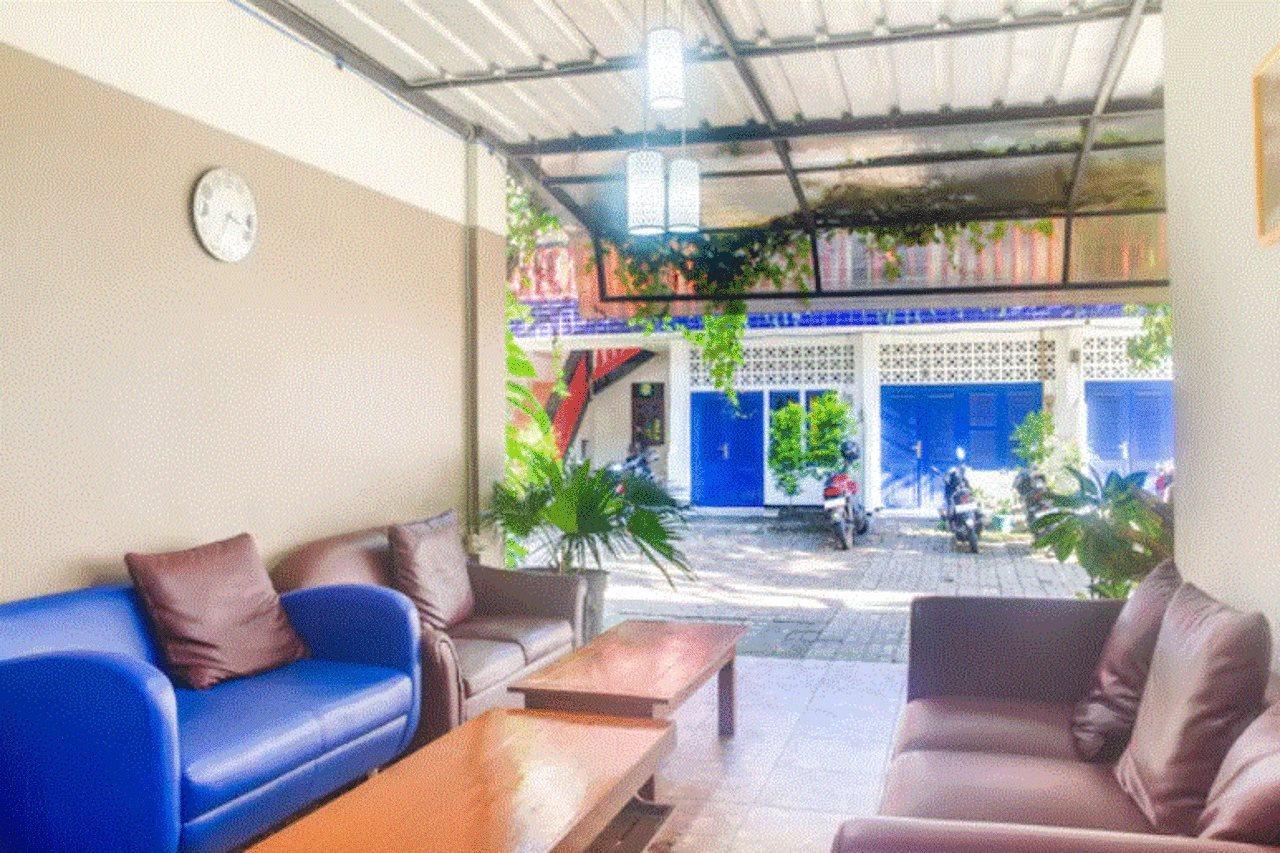 Urbanview Hotel Minongga Pondok Labu Jakarta Exteriör bild