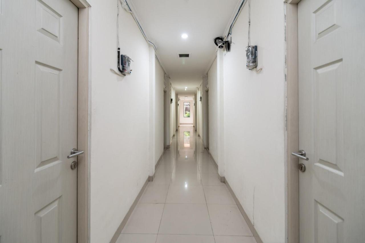 Urbanview Hotel Minongga Pondok Labu Jakarta Exteriör bild