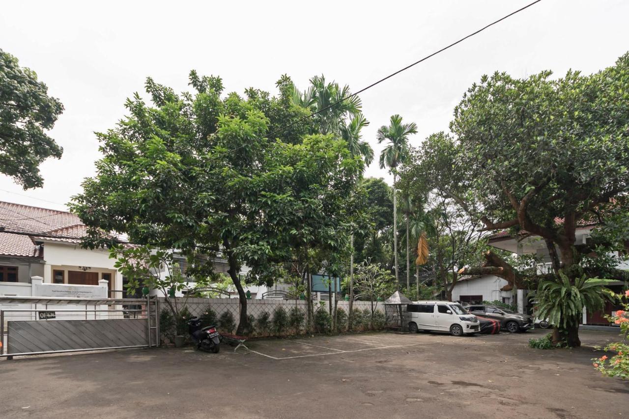 Urbanview Hotel Minongga Pondok Labu Jakarta Exteriör bild