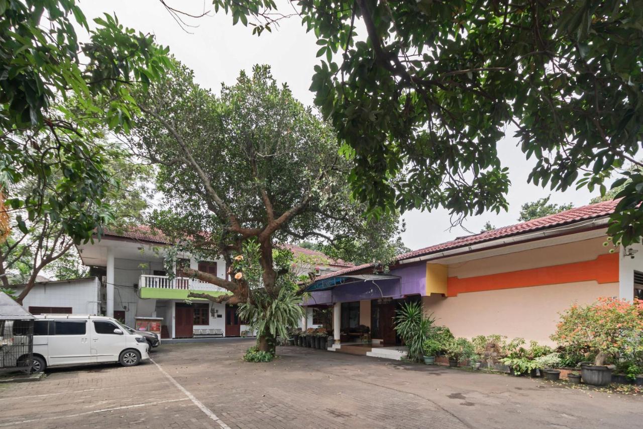 Urbanview Hotel Minongga Pondok Labu Jakarta Exteriör bild